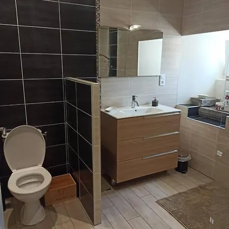 Semesterbostad Pouquette *